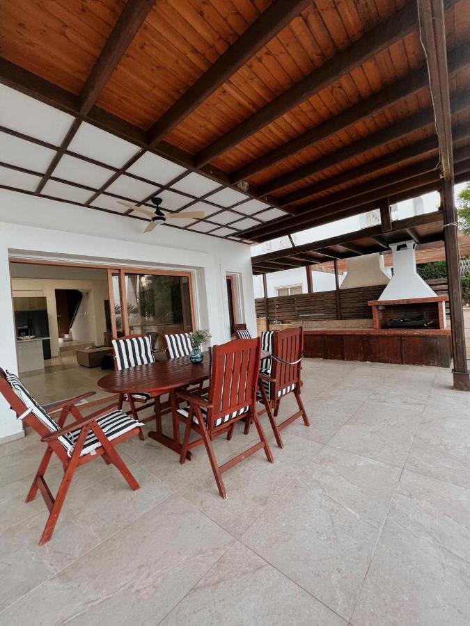 Oasi Rejuve Villa Meneou Екстериор снимка
